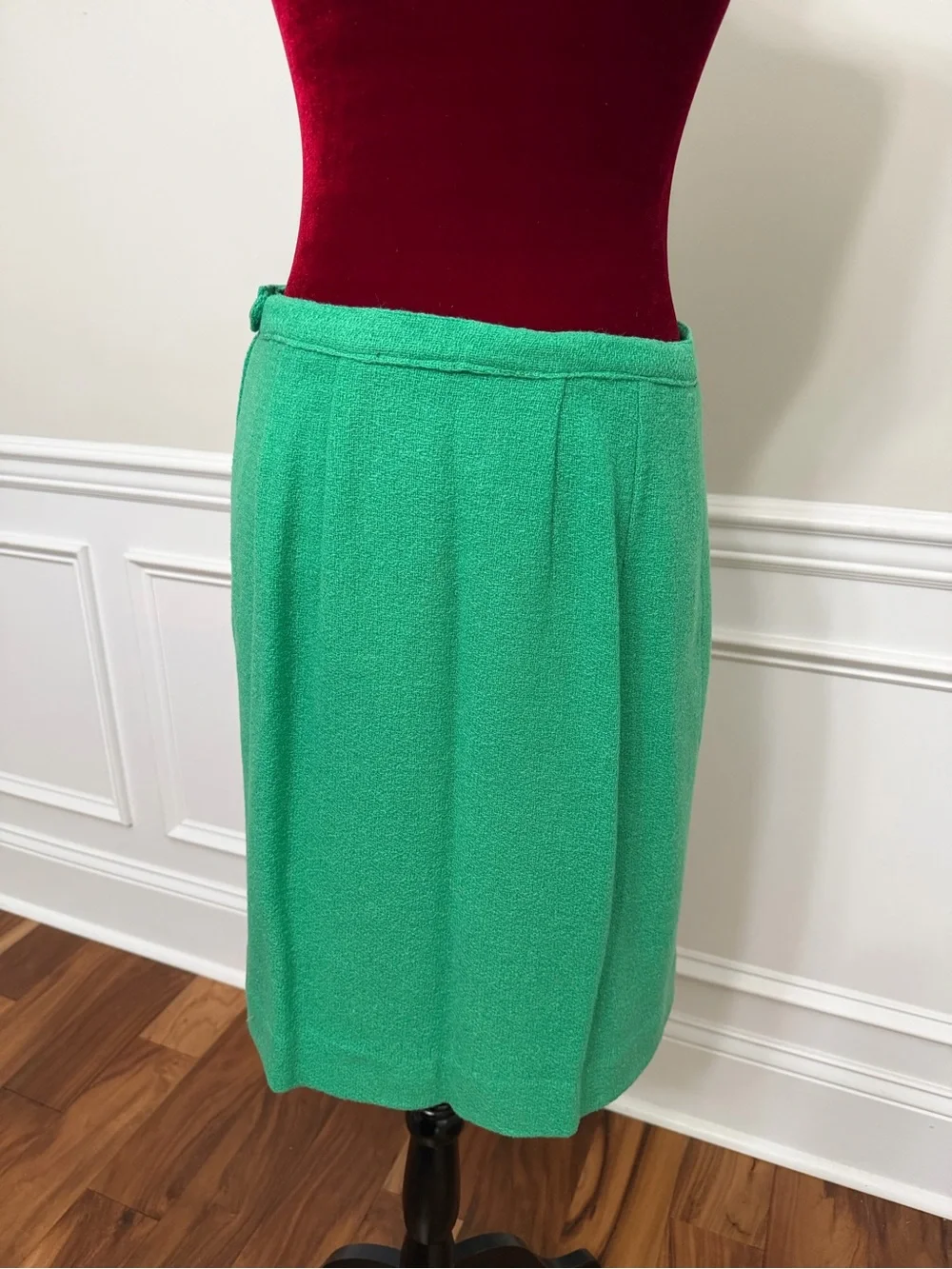 Tailorbrooke for Thalhimers vintage‎ 1960s bright green wool tweed skirt suit